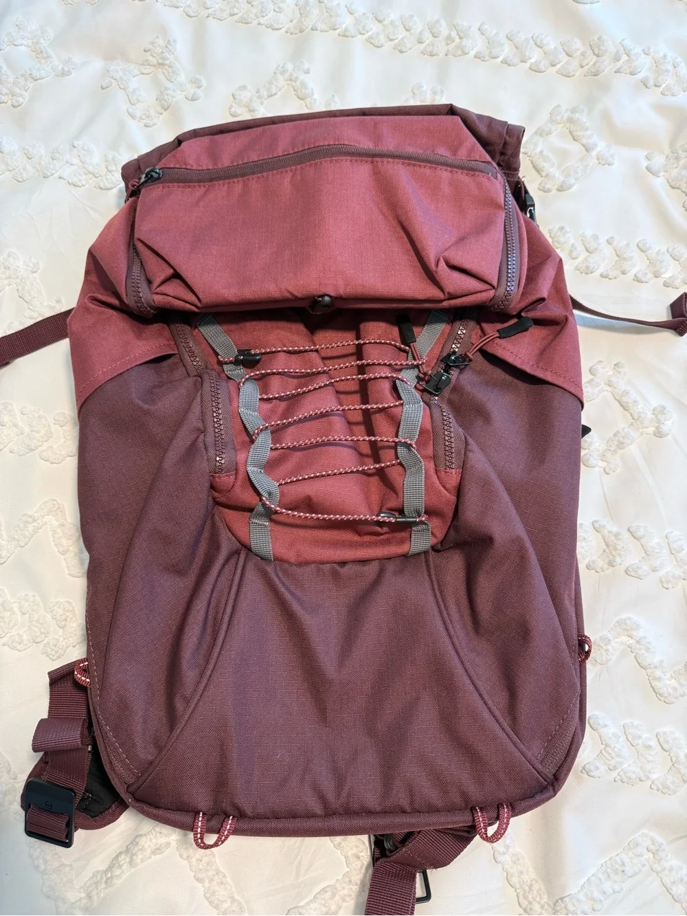 Victorinox (Swiss Army) Altmont Active Deluxe Rolltop Laptop Backpack Burgundy